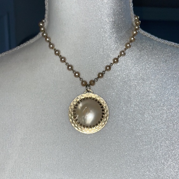 Vintage Necklace Glassy 9 Inch Tan and Gold - Picture 9 of 12